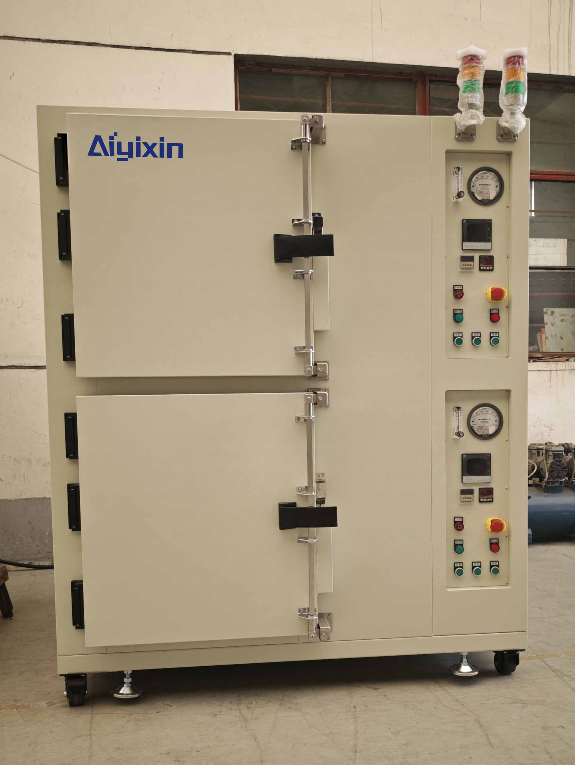 多仓洁净烘箱的特点与应用