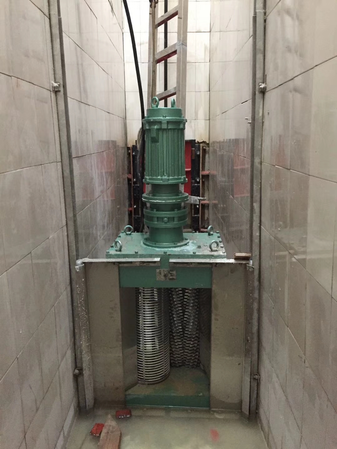 轨道式安装破碎机使用注意事项