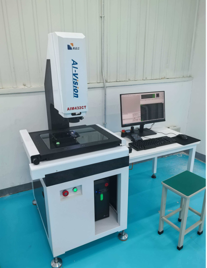 4030型全自動影像測量儀發(fā)往襄陽駱駝公司